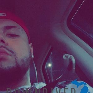 Meet your Posher, Esteban